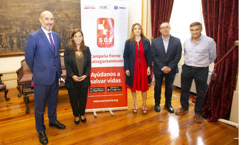 El Ayuntamiento de A Coruña, Fundación MAPFRE, la Sociedad Española de Medicina de Urgencias y Emergencias (SEMES) y FACYRE han presentado hoy, 20 de septiembre, la Campaña SOS Respira
