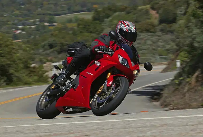DGT, Anesdor y Fundación MAPFRE lanzan una campaña para promover la seguridad de las motocicletas con los nuevos sistemas ARAS
