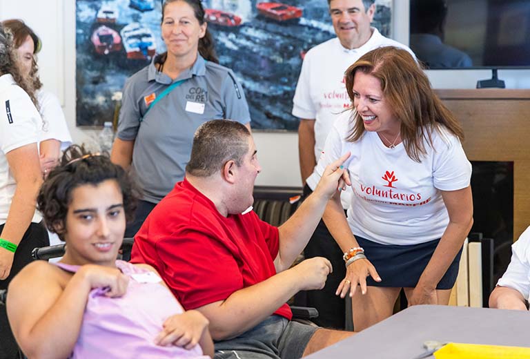 Voluntarios de Fundación MAPFRE participan en una actividad de inclusión social en Palma de Mallorca